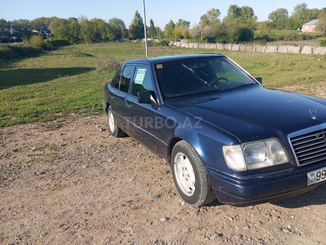 Mercedes E 200 1994, 574,599 km - 2.0 l - Füzuli