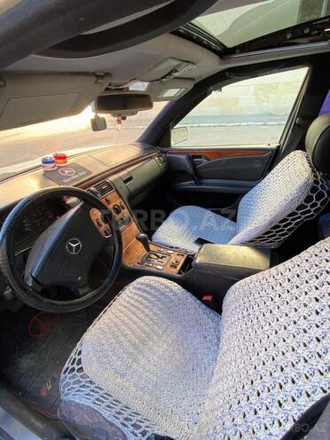 Mercedes E 220 d 1997, 256,000 km - 2.2 l - Bakı