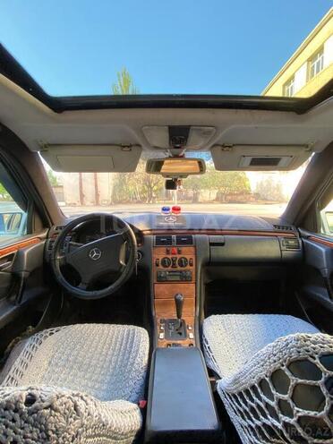 Mercedes E 220 d 1997, 256,000 km - 2.2 l - Bakı