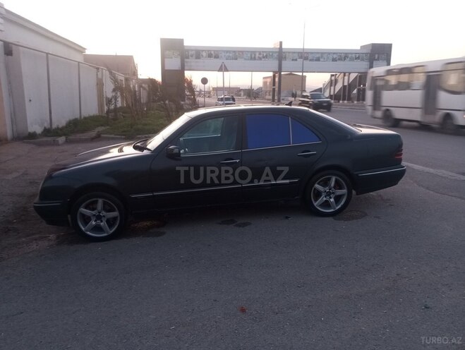 Mercedes E 270 2000, 400,000 km - 2.7 l - Bakı