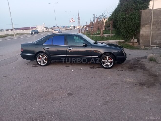 Mercedes E 270 2000, 400,000 km - 2.7 l - Bakı