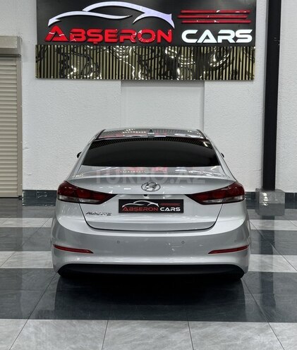 Hyundai Avante-10