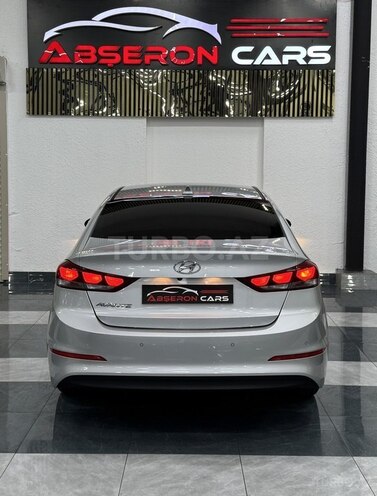 Hyundai Avante-7