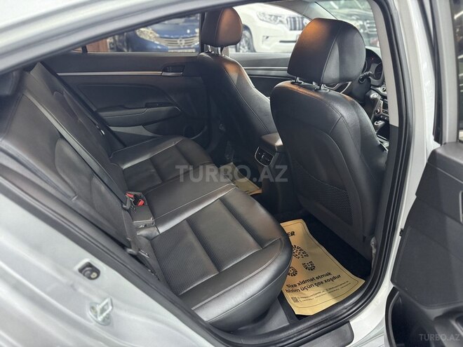 Hyundai Avante-16