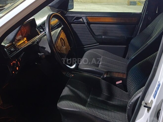 Mercedes E 230 1992, 245,000 km - 2.3 l - Bərdə