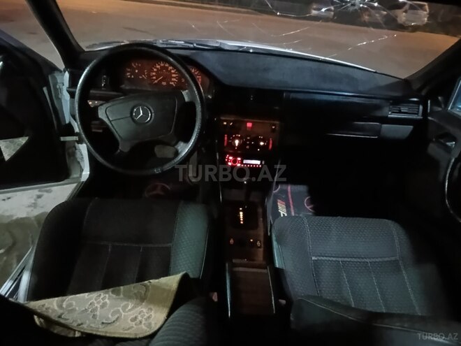 Mercedes E 230 1992, 245,000 km - 2.3 l - Bərdə