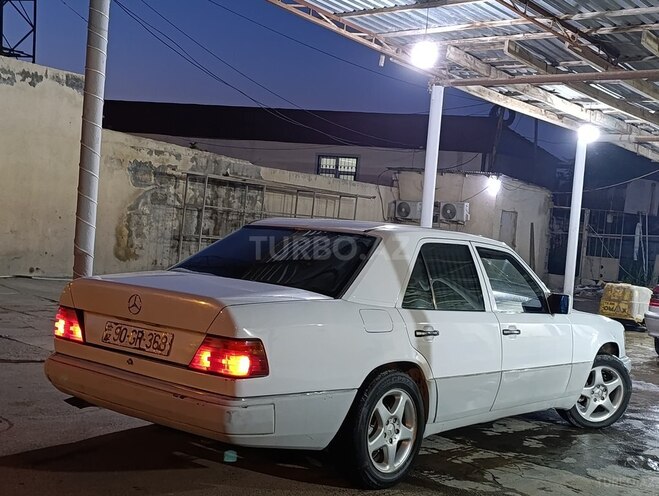 Mercedes E 230 1992, 245,000 km - 2.3 l - Bərdə