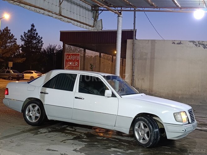 Mercedes E 230 1992, 245,000 km - 2.3 l - Bərdə