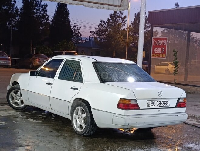 Mercedes E 230 1992, 245,000 km - 2.3 l - Bərdə