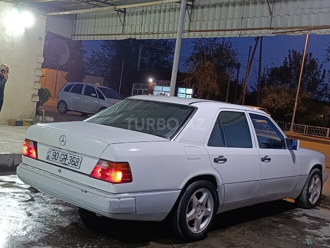 Mercedes E 230 1992, 245,000 km - 2.3 l - Bərdə