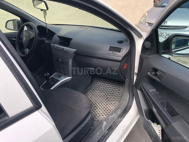 Opel Astra 2010, 241,000 km - 1.4 l - Bakı