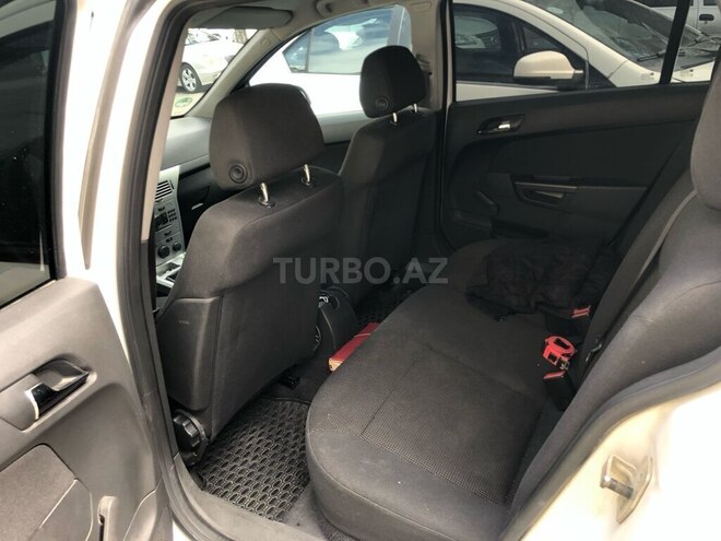 Opel Astra 2010, 241,000 km - 1.4 l - Bakı