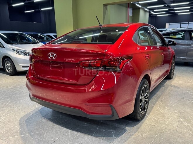 Hyundai Accent-7