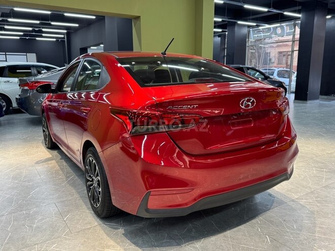 Hyundai Accent-9