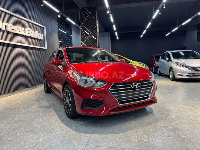 Hyundai Accent-11