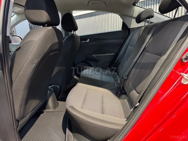 Hyundai Accent-16