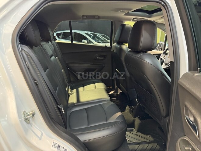 Chevrolet Trax-12