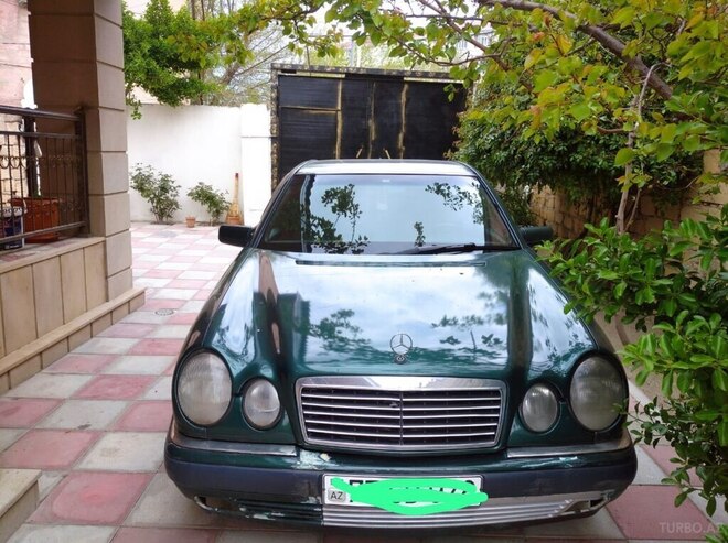 Mercedes E 220 d 1999, 555,698 km - 2.2 л - Sumqayıt