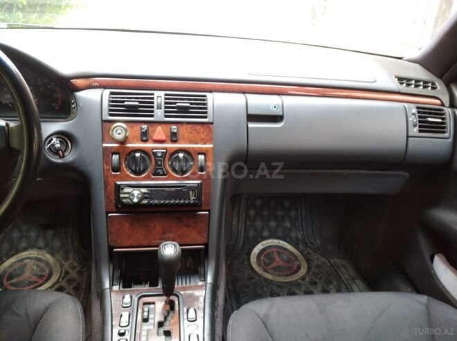 Mercedes E 220 d 1999, 555,698 km - 2.2 л - Sumqayıt