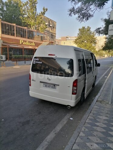 Toyota HiAce 2010, 568,000 km - 2.5 l - Bakı