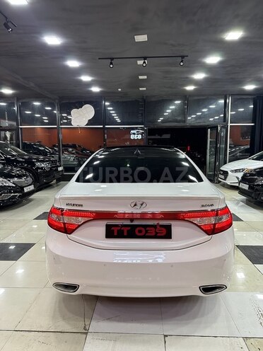 Hyundai Azera-6