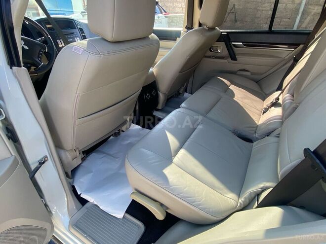 Mitsubishi Pajero 2010, 196,000 km - 3.5 l - Bakı