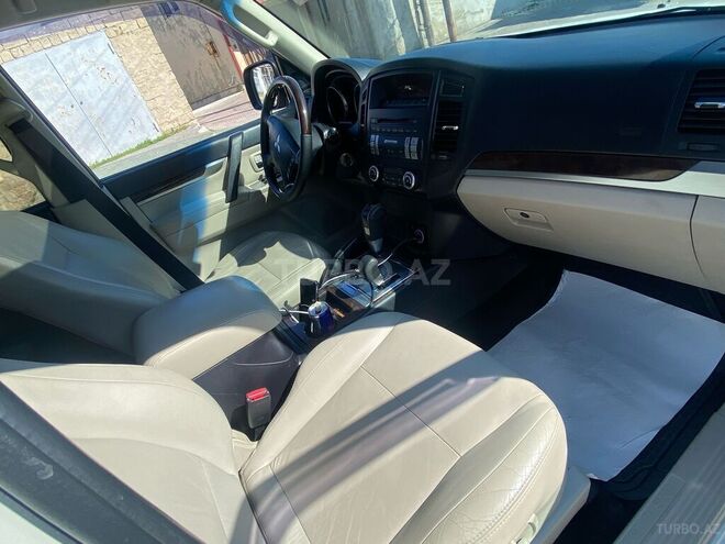 Mitsubishi Pajero 2010, 196,000 km - 3.5 l - Bakı
