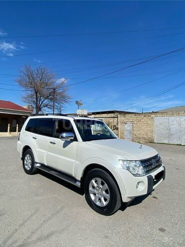 Mitsubishi Pajero 2010, 196,000 km - 3.5 l - Bakı