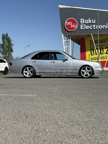 Mercedes E 270 2001, 300,000 km - 2.7 l - Bakı
