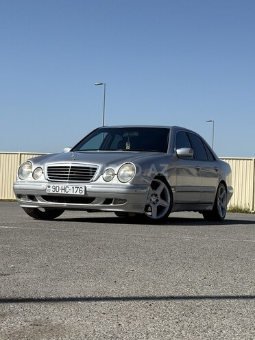 Mercedes E 270 2001, 300,000 km - 2.7 l - Bakı