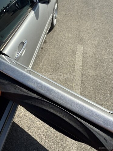 Mercedes E 270 2001, 300,000 km - 2.7 l - Bakı