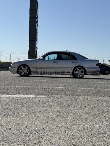 Mercedes E 270 2001, 300,000 km - 2.7 l - Bakı