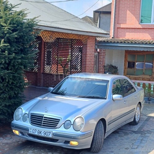 Mercedes E 220 d 2001, 515,000 km - 2.2 л - Astara