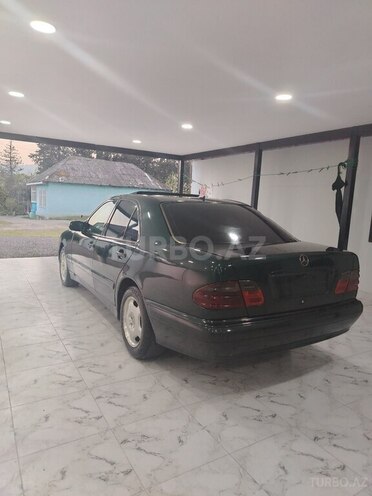 Mercedes E 220 d 2002, 387,000 km - 2.2 л - Astara