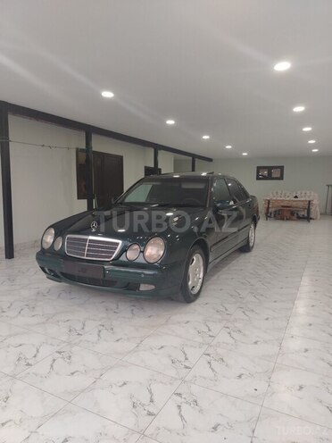 Mercedes E 220 d 2002, 387,000 km - 2.2 л - Astara