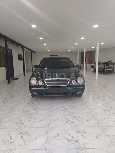 Mercedes E 220 d 2002, 387,000 km - 2.2 л - Astara