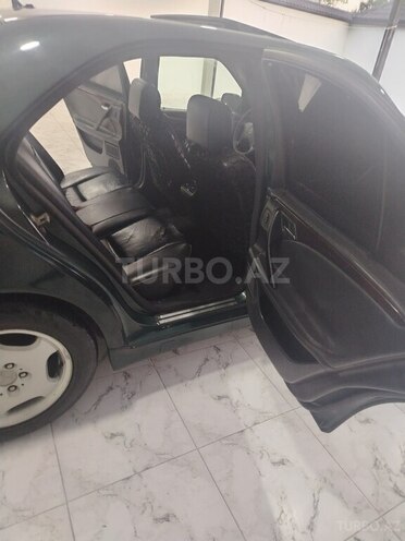 Mercedes E 220 d 2002, 387,000 km - 2.2 л - Astara