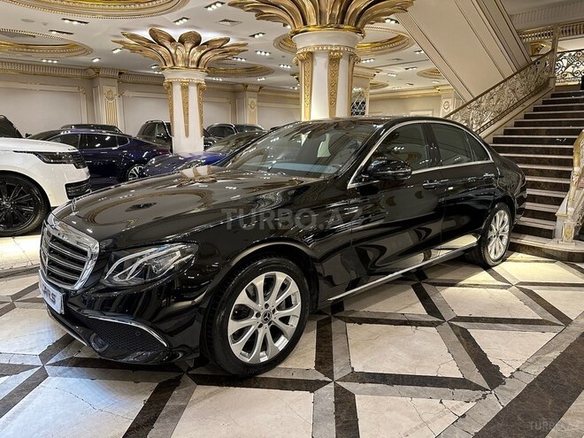 Mercedes E 220 d-3