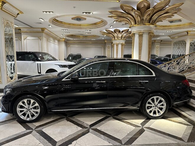 Mercedes E 220 d-4