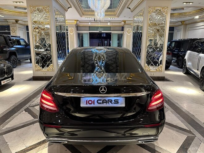 Mercedes E 220 d-8