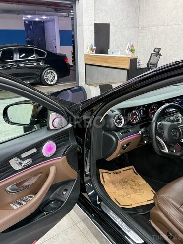 Mercedes E 220 d 2017, 178,643 km - 2.0 l - Bakı