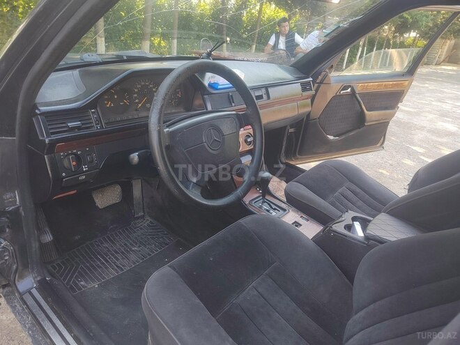 Mercedes E 220 1993, 12,387 km - 2.2 l - Mingəçevir