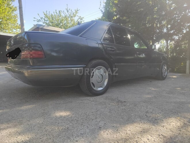 Mercedes E 220 1993, 12,387 km - 2.2 l - Mingəçevir