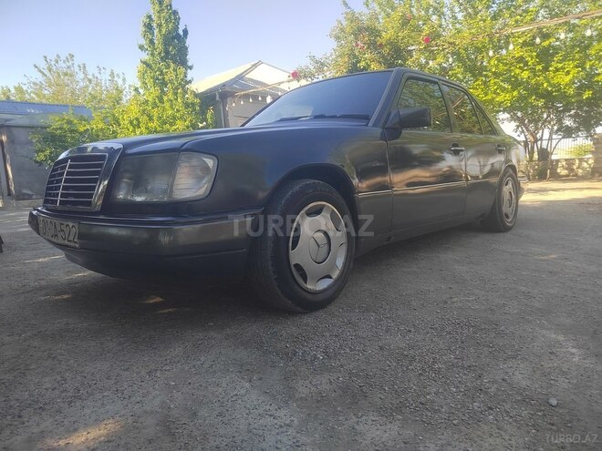 Mercedes E 220 1993, 12,387 km - 2.2 l - Mingəçevir