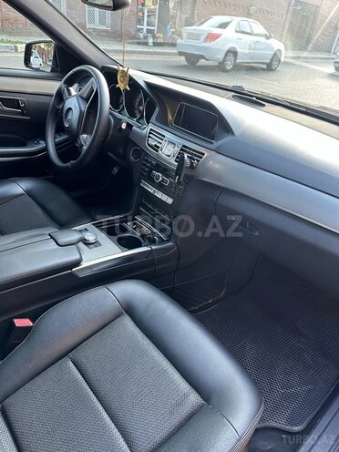 Mercedes E 200 2013, 274,000 km - 2.0 l - Gəncə