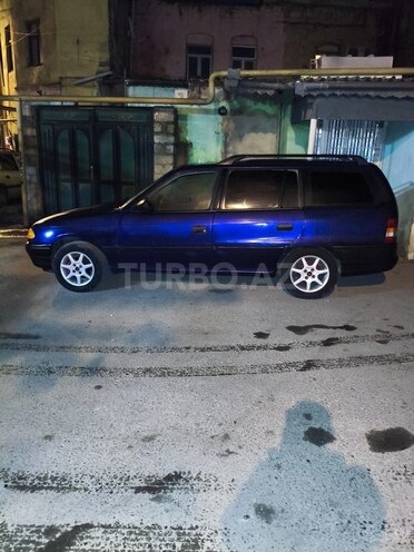 Opel Astra 1995, 400,000 km - 1.6 l - Bakı