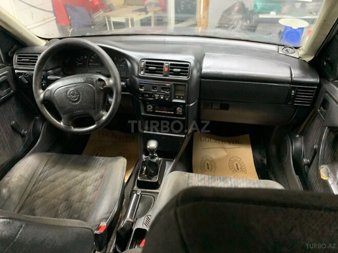 Opel Vectra 1993, 236,589 km - 1.8 l - Bakı