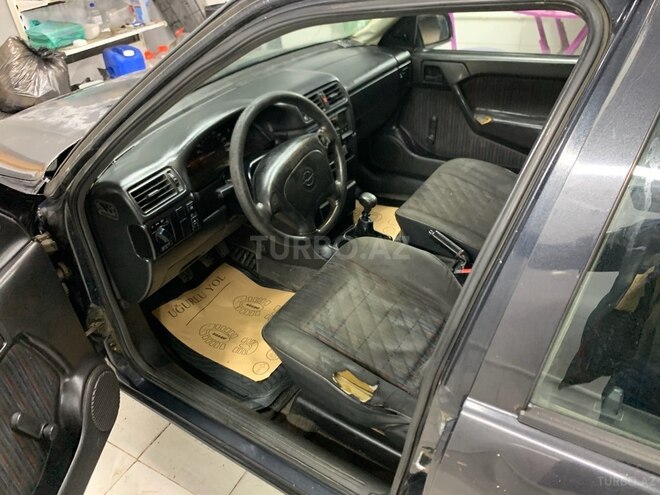 Opel Vectra 1993, 236,589 km - 1.8 l - Bakı