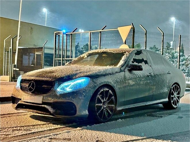 Mercedes E 350 2010, 220,000 km - 3.5 l - Bakı
