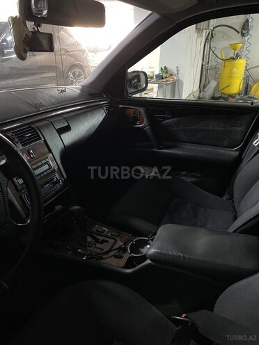 Mercedes E 240 1999, 450,000 km - 2.4 л - Bakı